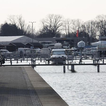 Zum Grossen Zernsee Am Hafen Kolonie Zern Buitenkant foto